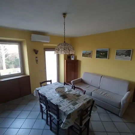 Apartmán Bilocale La Tezia *