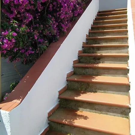 Lägenhet Bilocale La Tezia