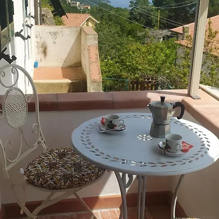 Lägenhet Bilocale La Tezia